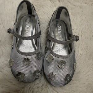 Stylish Silver Kids Shoes with Floral Design
